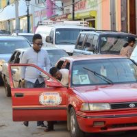 Choferes aumentan 5 pesos a pasajes en #Santiago