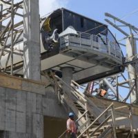 Continúan trabajos de montaje del cableado del Teleférico Santo Domingo