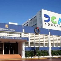 Anulan descargo y envían a juicio de fondo a ocho empleados de Aduanas por desfalco