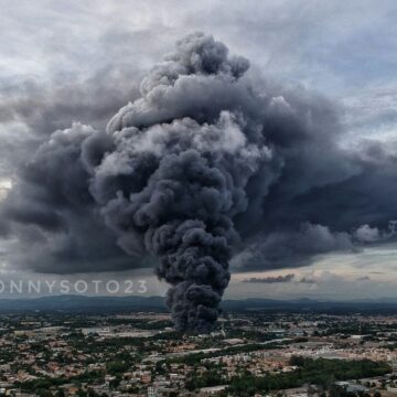 Fuego en #PlazaLama, Autopista Duarte