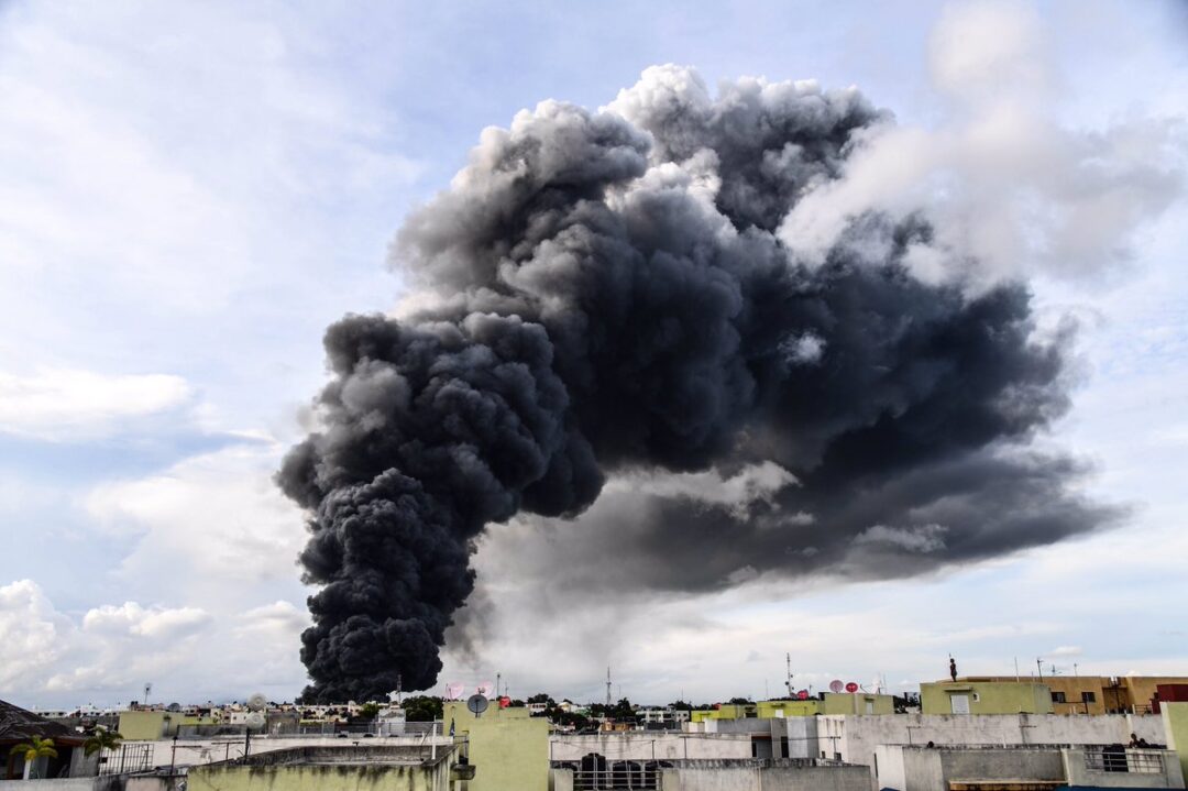 Increíble fuego en #PlazaLama 1 de 4 | Via @MisaelRincon