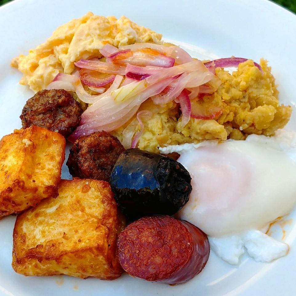 Mangu encebolla’o con mantequilla de la buena …como e'!! | Chef Leandro Díaz