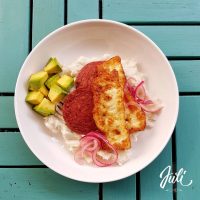 Pure de yautia encebollado, con queso, salami frito y su aguacate | Chef Juli