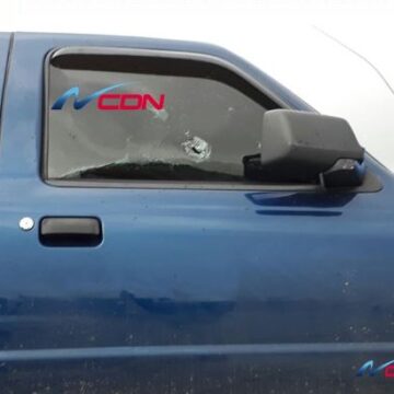 Trasladan en grúa de la AMET la camioneta en la que supuestamente raptaron y asesinaron al abogado y catedrático