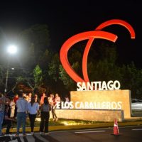 Alcaldía inaugura entrada a Santiago