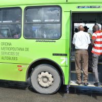 Haitiano huye con llaves de encendido de un autobús de la OMSA