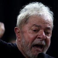 Lula sufre derrota judicial y espera al Supremo para saber si irá a prisión