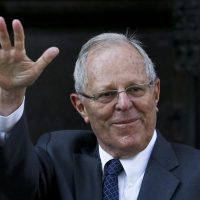 Fiscalía solicita impedimento de salida del Perú para Kuczynski; sucesor dice estar listo