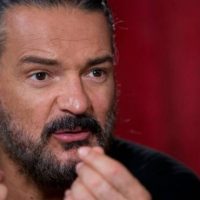 Ricardo Arjona denuncia que sus equipos fueron robados y crítica silencio de las autoridades