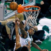 Al Horford 24 puntos; Celtics resiste para vencer 113-107 a Bucks en tiempo extra