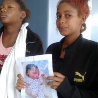Autoridades emiten orden de arresto contra prima de la madre de bebé raptada