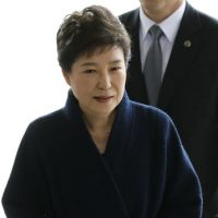 Expresidenta surcoreana, condenada a 24 años de cárcel por extorsión, trato de favor y abuso de poder