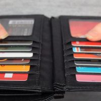 SIB prohíbe cargos anticipados para renovar tarjetas crédito