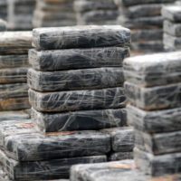 Estados Unidos apresa a dominicanos que viajaban a Puerto Rico en yola cargada con más de 236 kilos de cocaína