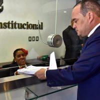 Recurso contra Ley de Lavado enfrenta al Colegio de Notarios y al de Abogados