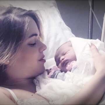 Nace la primera hija de Zeny Leyva