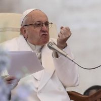 El papa: “No se puede callar cuando el terrorismo abusa de la religión”