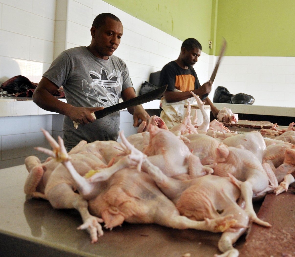 Pollo escaso y caro; sube hasta 20 pesos