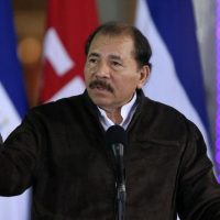 Presidente de Nicaragua anuncia revocatoria de reforma que originó violentas protestas