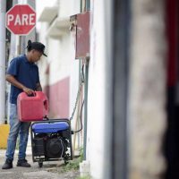 Indignación en Puerto Rico por carencia de servicios básicos