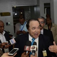 Vinicio Castillo incoa recurso de inconstitucionalidad contra voto de arrastre de diputados a senadores