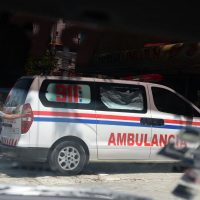 Ambulancia del 911 ”prende empujada” en plena avenida José Contreras