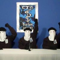 Grupo terrorista ETA anuncia la “disolución completa de todas sus estructuras”