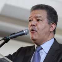 Leonel Fernández felicita al gobierno por establecer relaciones diplomáticas con China