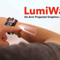 El reloj inteligente LumiWatch convierte tu brazo en una pantalla táctil