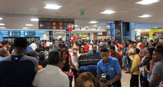 Compañías áreas aun no ofrecen detalles sobre cancelación de 12 vuelos desde RD a Puerto Rico y Estados Unidos