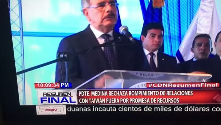 #WaitForit Danilo Medina | A Cualquiera se le Safa