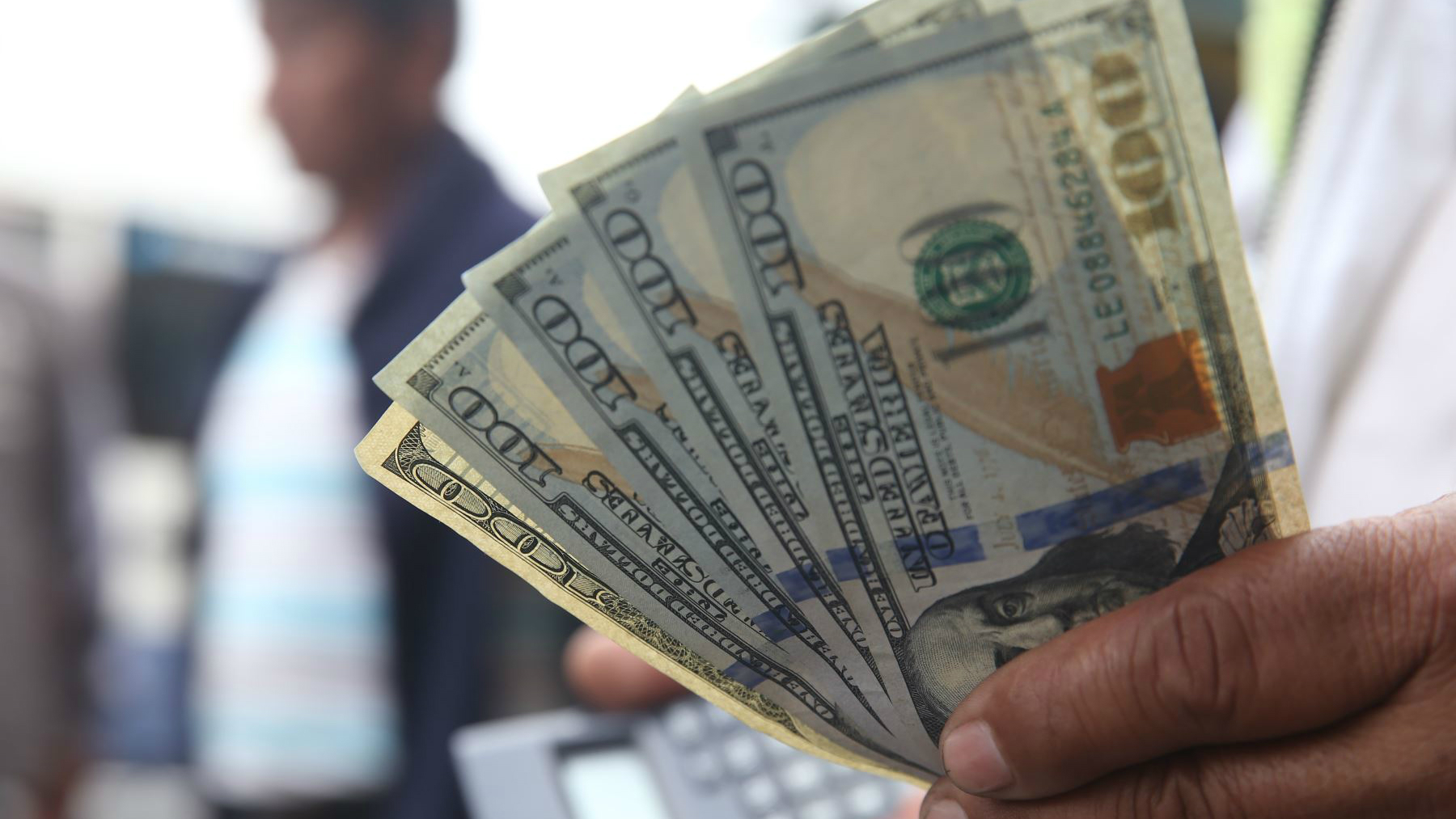 Llegada de remesas al país crece un 22.5 % en agosto, según el BC.