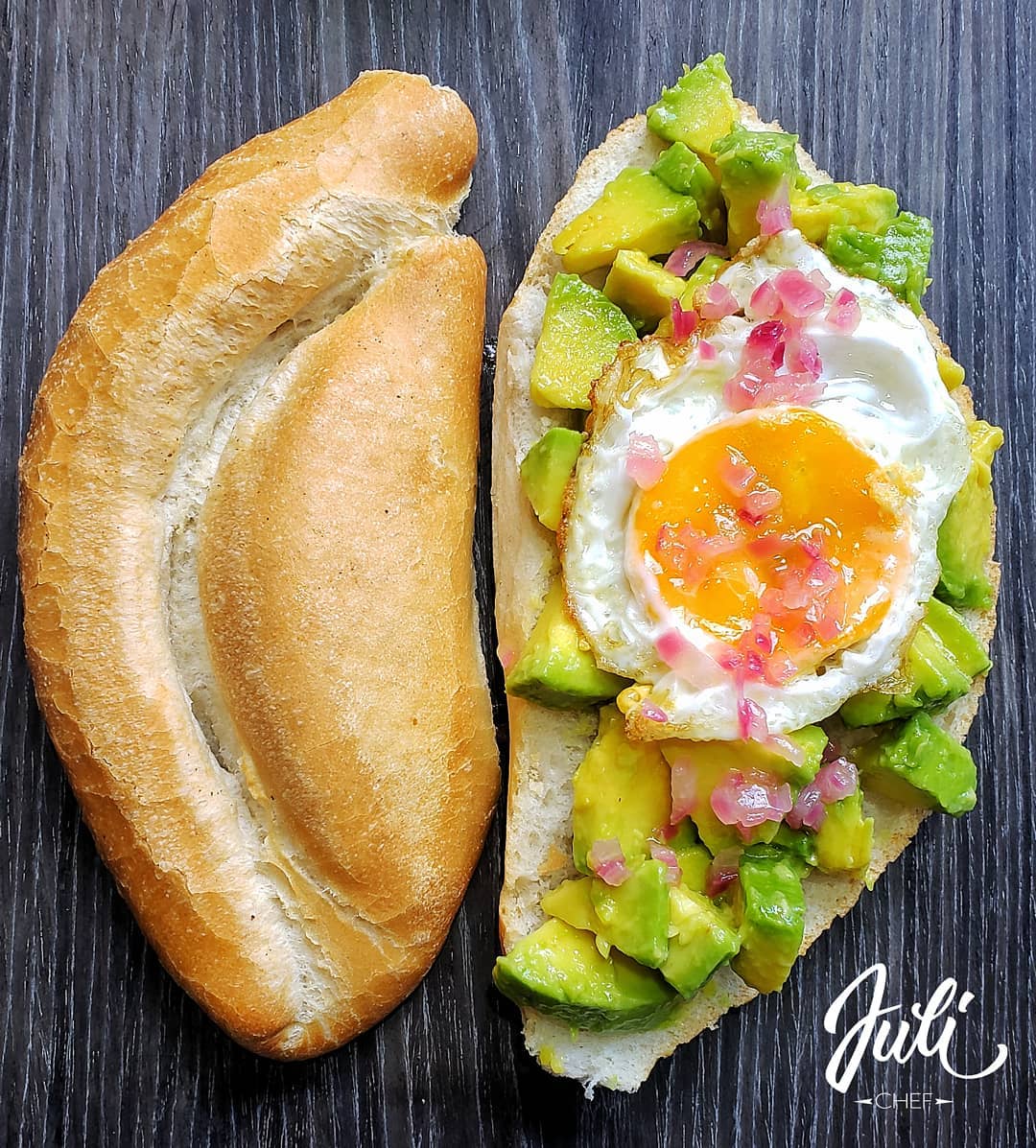 Pan con Aguacate, Huevo y Cebollita – Chef Juli, 28 de Septiembre 2018