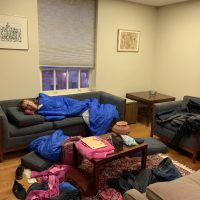 Activistas duermen en embajada venezolana en Estados Unidos para evitar su ocupación
