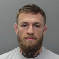 Arrestan en Miami Beach a boxeador Conor McGregor por “robo” de un celular