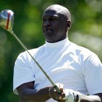 Michael Jordan participa Open Challenge de Golf