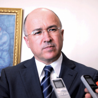 Domínguez Brito dice debería darles “vergüenza” a candidatos del PLD que abandonaron el partido