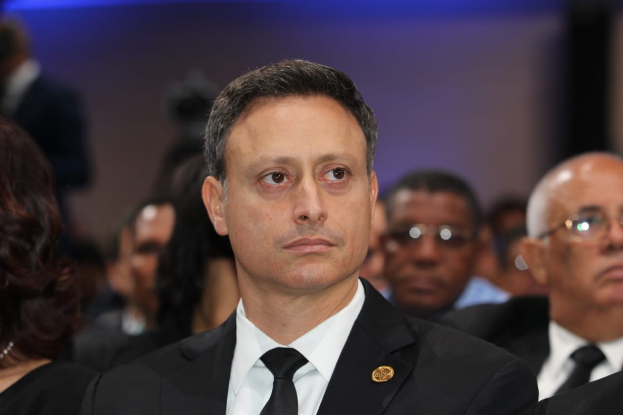 Una historia de falsedades que pone en apuros a las autoridades