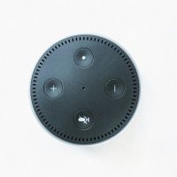 Empleados de Amazon pueden acceder a la dirección exacta de los usuarios, además de a sus conversaciones