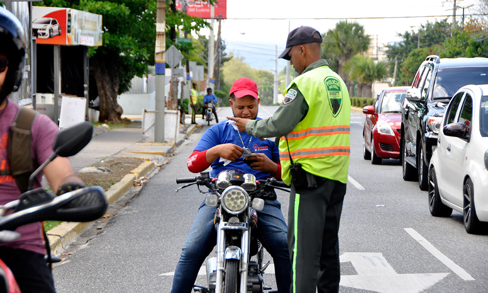 Unas 40 leyes establecen el salario mínimo como multas
