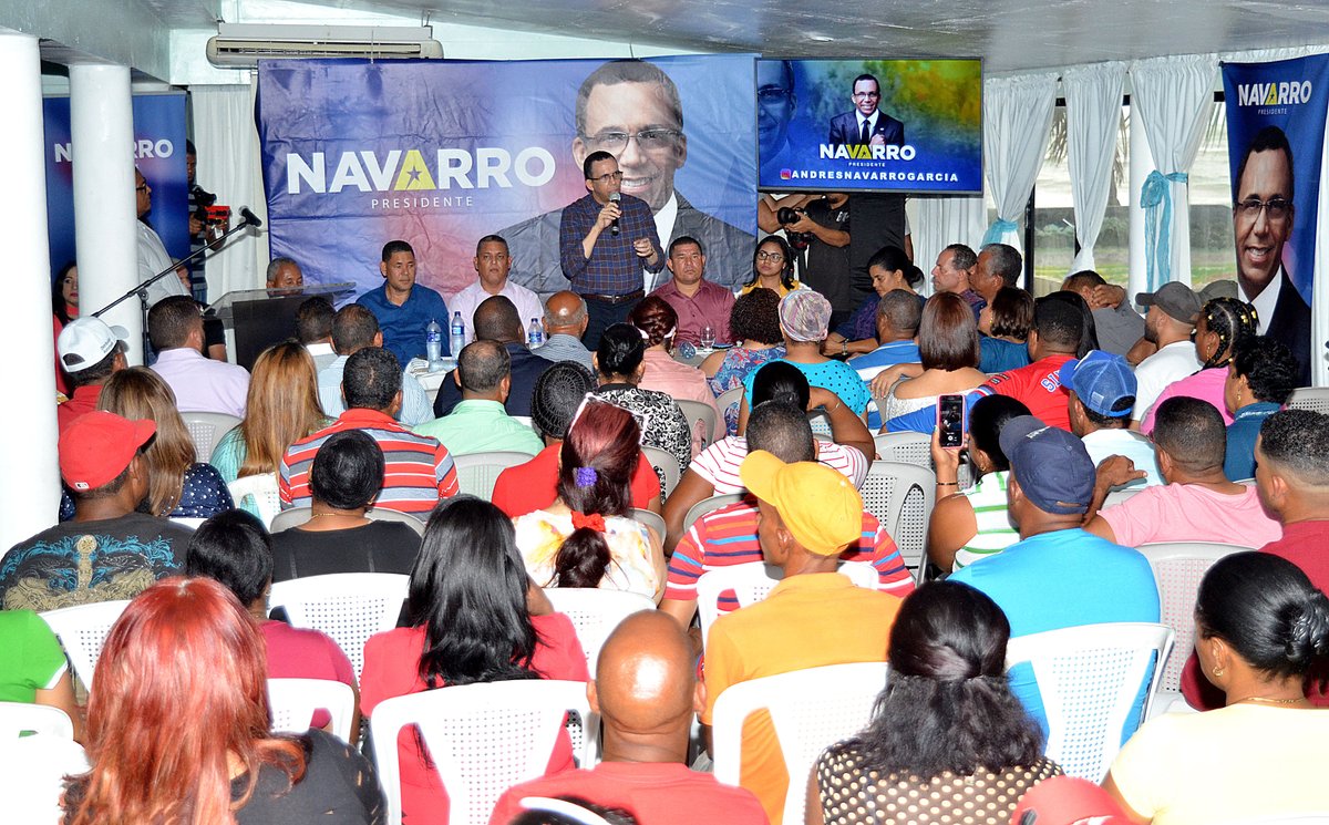 Andrés Navarro recibe respaldo de dirigentes del PLD de Nagua