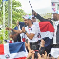 Carlos Silver establece récord Guinness de más tiempo cantando de manera consecutiva