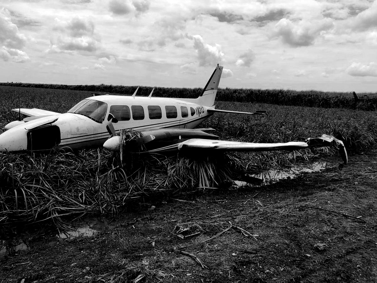 Es todo un misterio hallazgo de una avioneta en cañaverales de La Altagracia, sin piloto ni que contenía