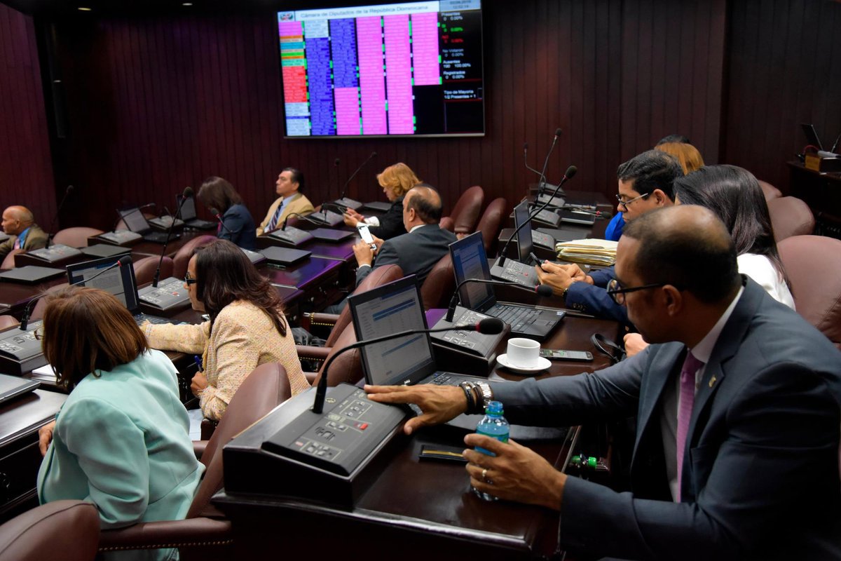 Aprueban ley eleva categoría viviendas bajo costo RD$3.5 millones