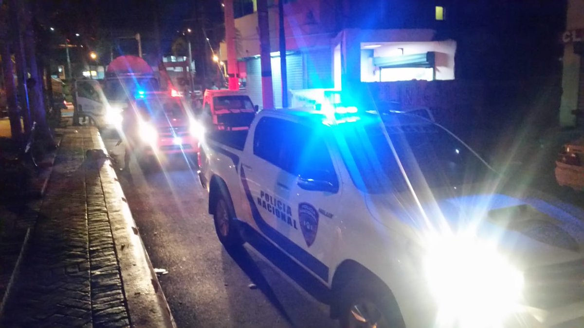 Residentes en Bella Vista, Santiago, acusan a una patrulla de la PN de golpear a dos jóvenes injustificadamente