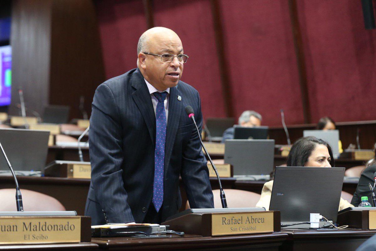 Diputado Rafael Abreu amenaza ciudadano con pistola tras  conflicto por terrenos