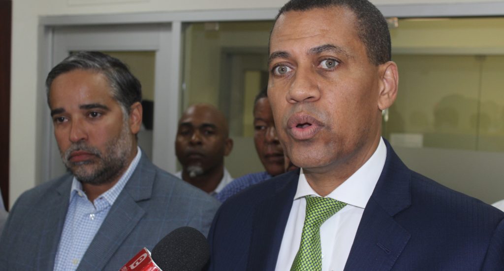 Gómez Mazara dice a Reinaldo que no se meta en los asuntos del PRD