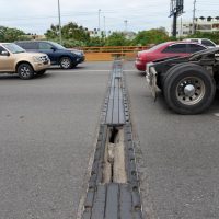 Elevado de la 27 y puente Juan Bosch en precarias condiciones