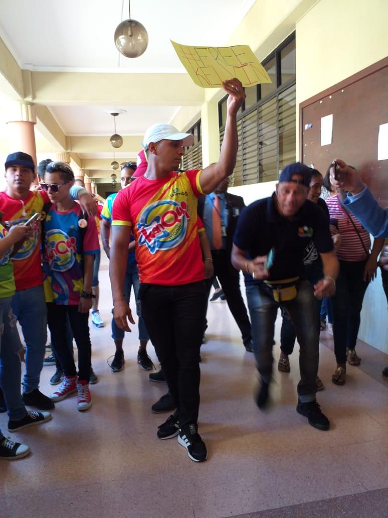 Familiares y Amigos del Payaso #Kanqui marchan en su defensa