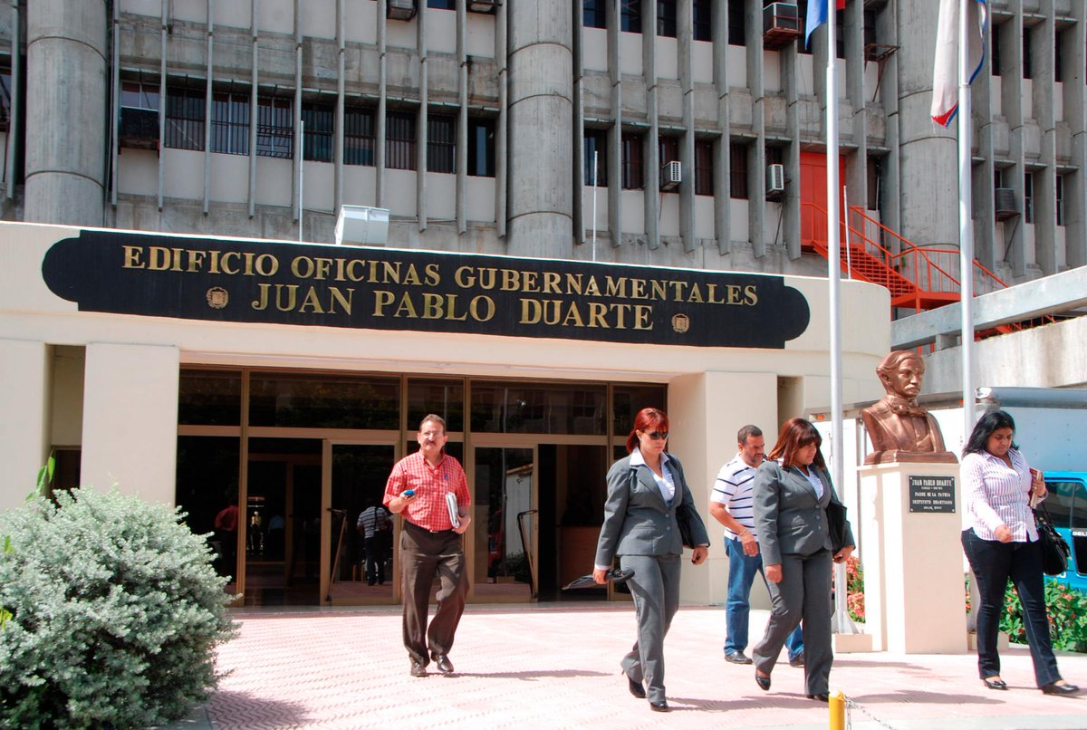 Empleados públicos deben cobrar aumento salarial en esta semana